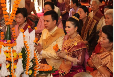 Bài 2: Hãy xếp các phụ âm sau vào đúng cột