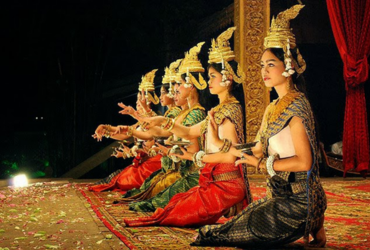 Bài 2: Điền vào chỗ trống