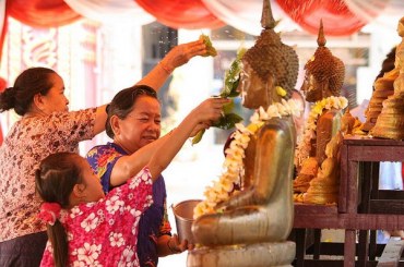  Truyền thuyết li kì về ngày tết ở Lào