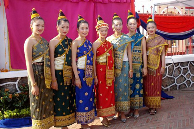 Văn hóa trang phục của người dân Lào
