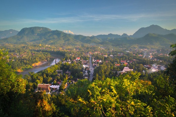 Núi Phou Si là một điểm du lịch nổi tiếng ở Luông Pha Băng