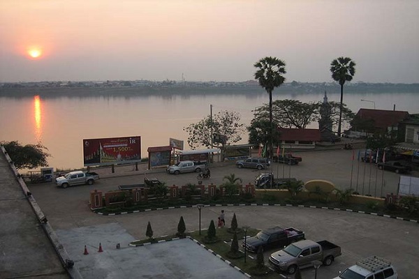 Lưu ý khi du lịch Thakhet