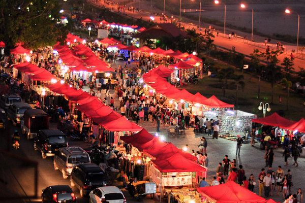 Chợ đêm ở Viêng Chăn