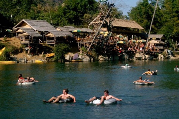 Vang Viêng chốn bồng lai ở Lào